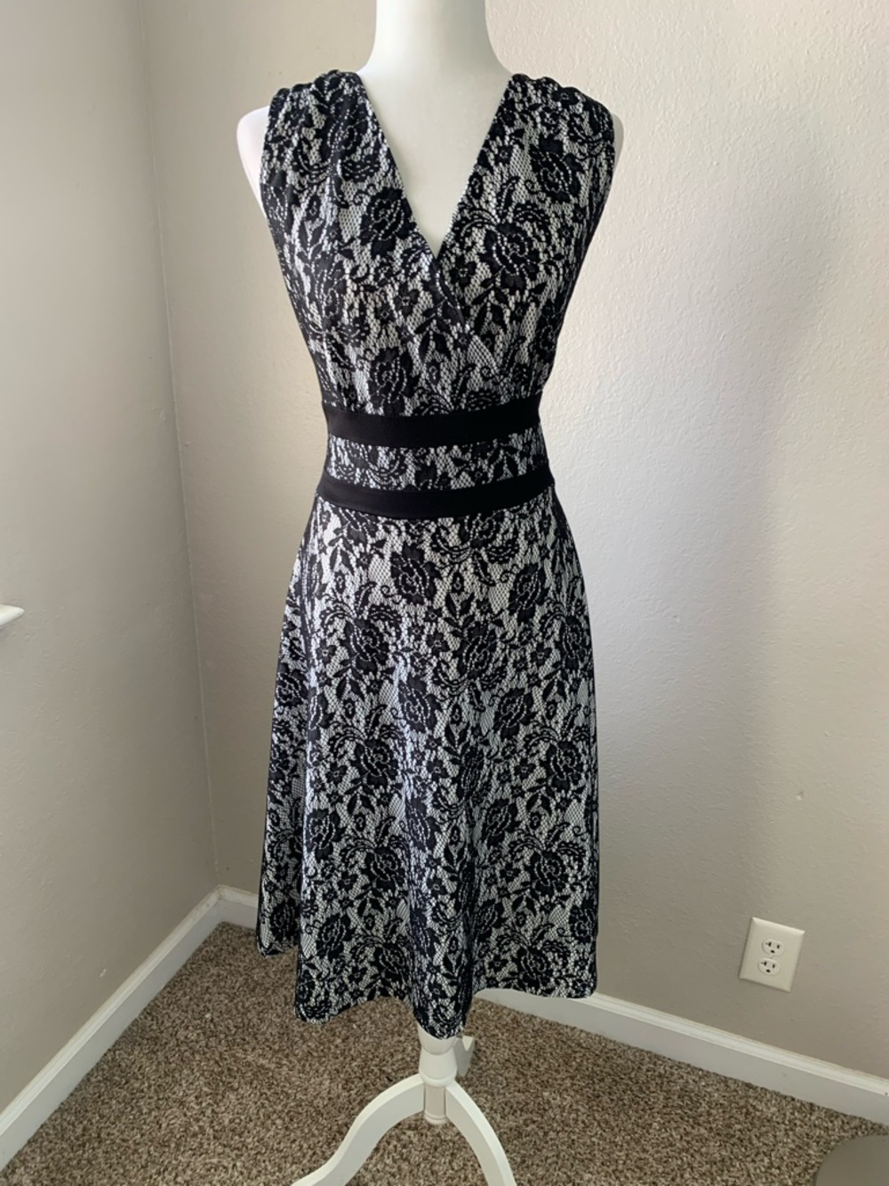 Aa Studio Black and White Lace-Overlay V-Neck Midi Dress